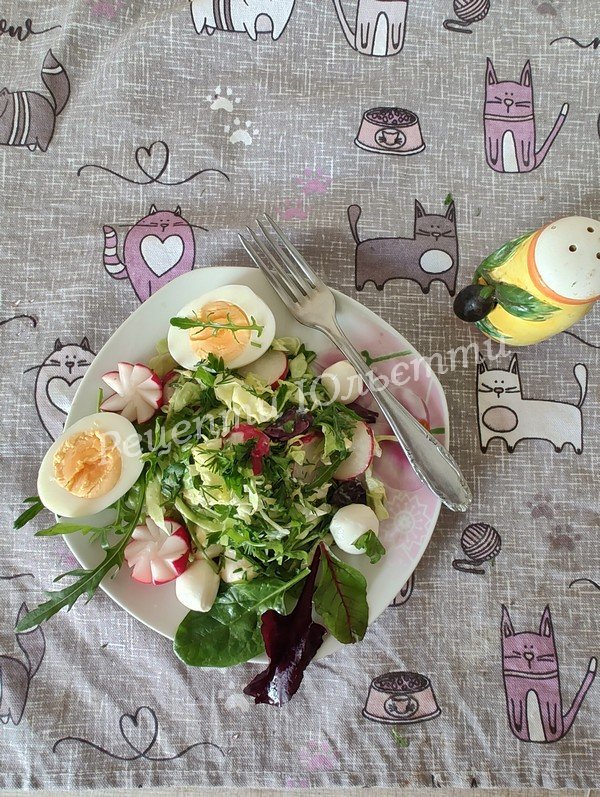 поживний весняний салат